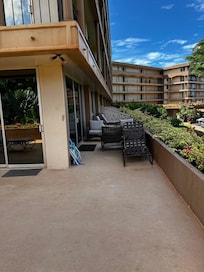 Other side of lanai