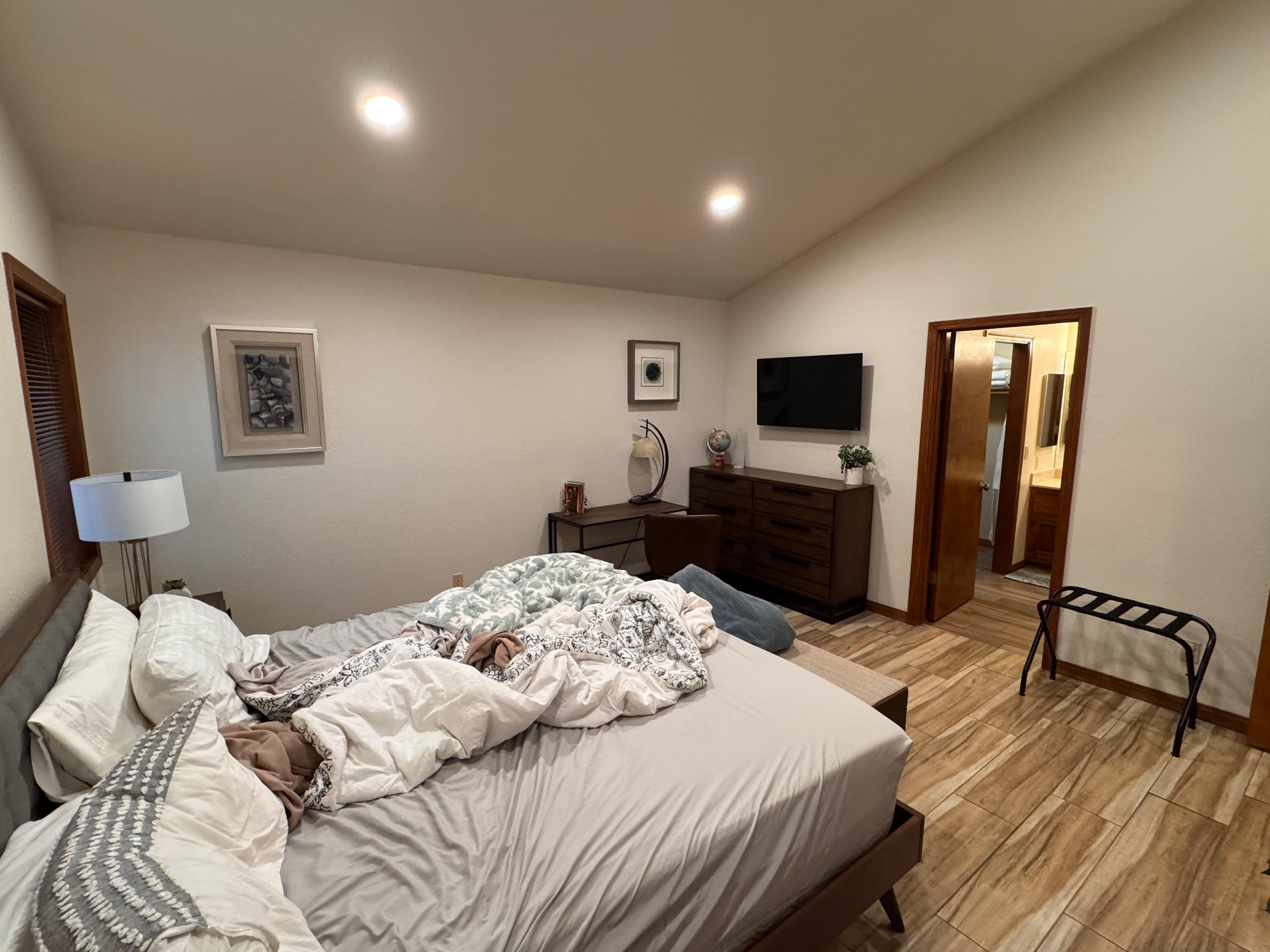 Ignore the bed. This was check out day. 