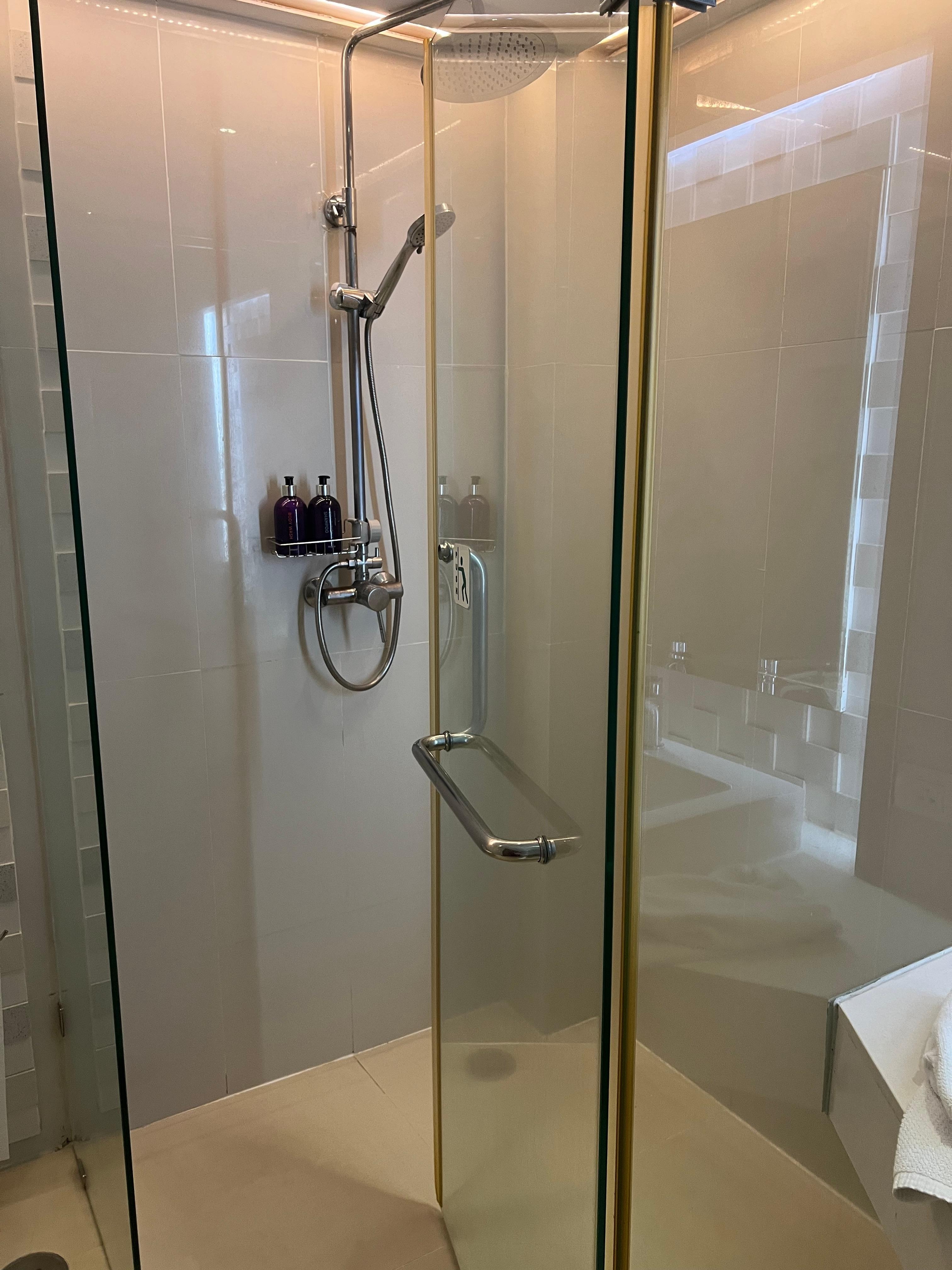 不能全開和全關的門